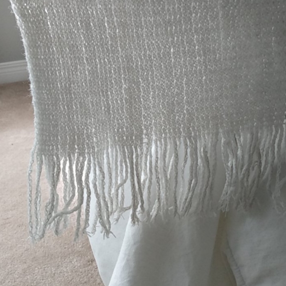 Williams-Sonoma Throw with Fringe - Picture 2 of 6